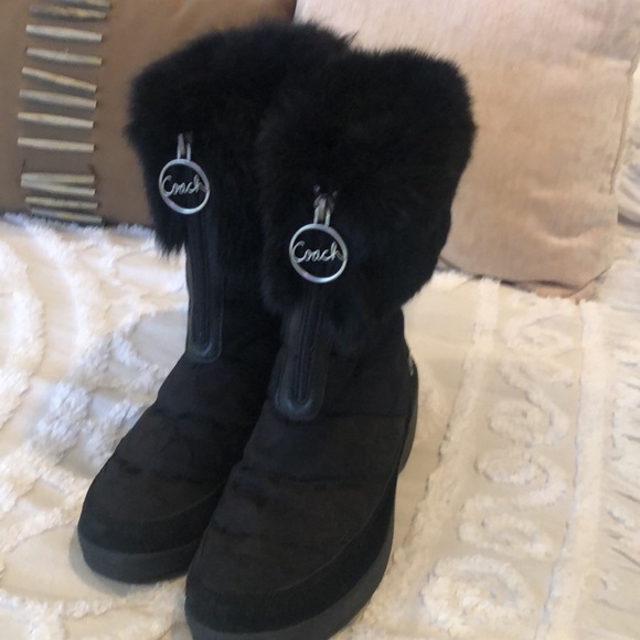 Coach boots. Lined in fur. Barely worn. Too big for me size 8 - Picture 2 of 5